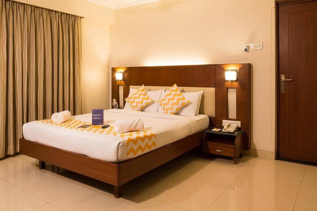 Collection O Hotel Rajwada Near The Pavillion Pune Exterior foto